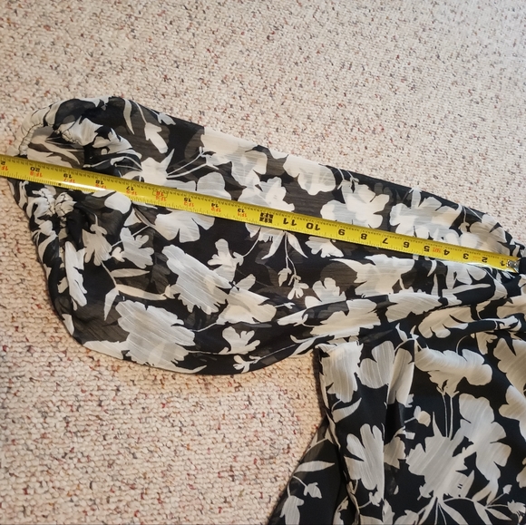 💓Vince Camuto Floral Black and White Women's Top XL - Picture 17 of 17